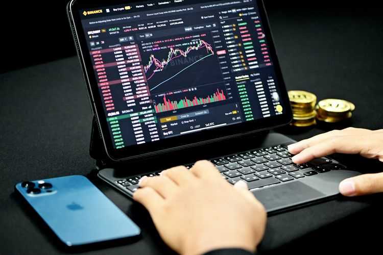 Apa itu binary options trader