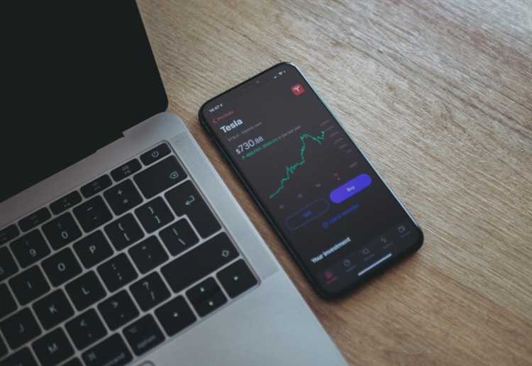 Berpartisipasi dalam forum online terkait investasi dan trading